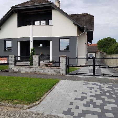 Honfoglalas Apartment Bük Eksteriør billede